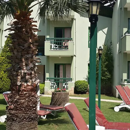 Aparthotel Avlu 1 3*