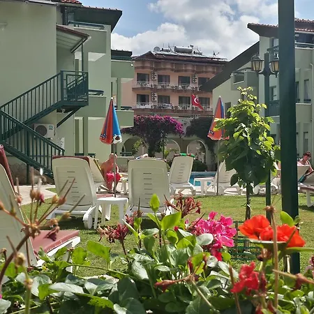 Avlu 1 Lägenhetshotell İçmeler